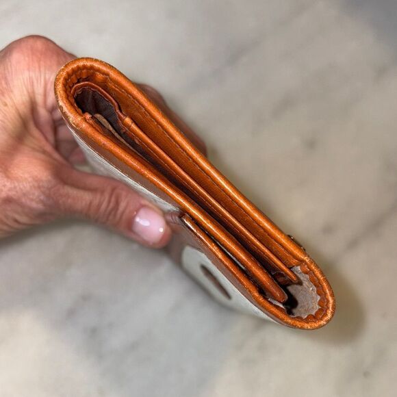 Dooney & Bourke Wallet Vintage Pebbled Leather Bifold Envelope Style Wallet - Picture 16 of 16